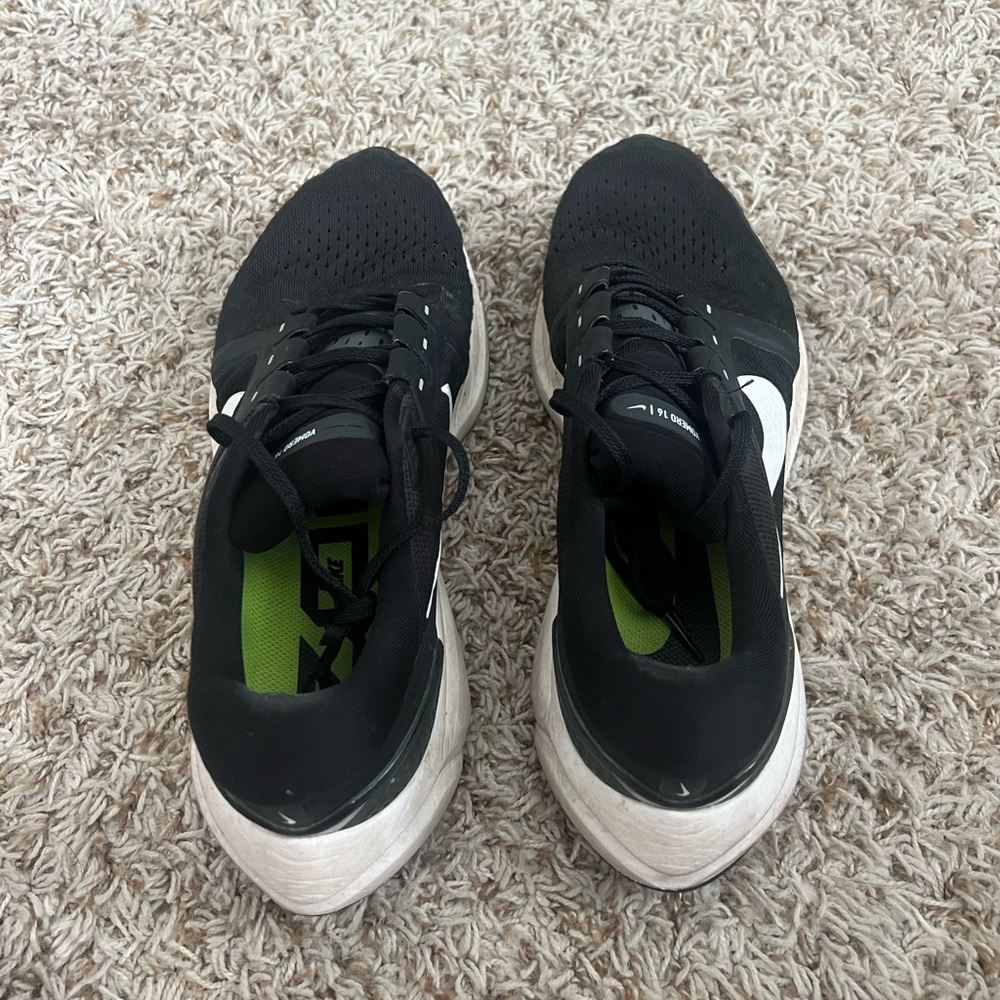 Nike Vomero 16
